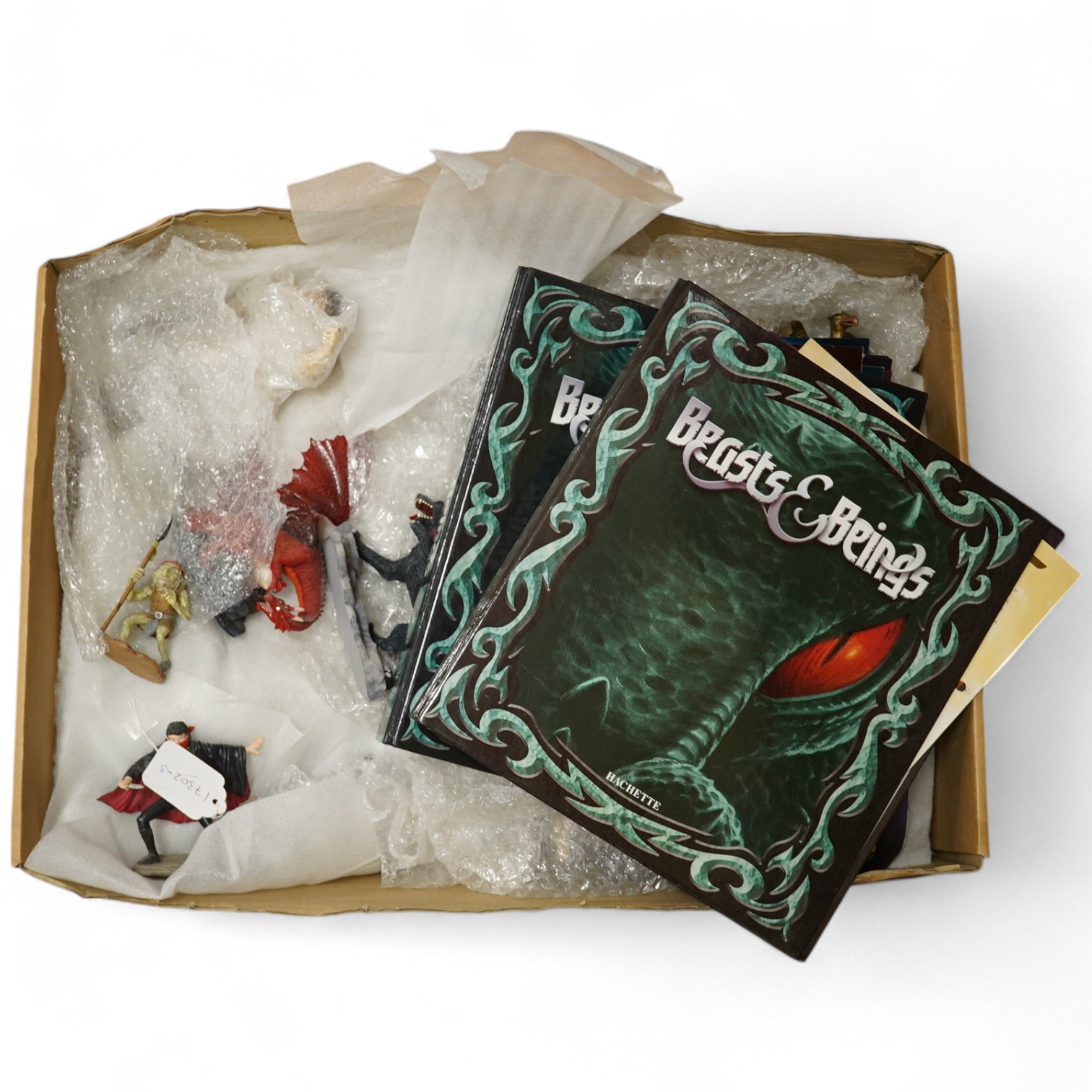 A collection of Hachette magazine issue models from the series ‘Beasts and Beings’, together with related magazines. Condition fair to good, models are unboxed and magazines are unchecked.